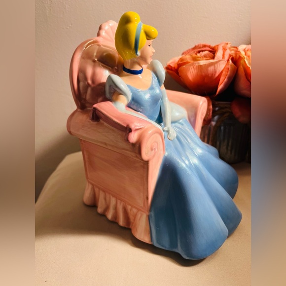 NWT The Cinderella (VINTAGE) ceramic coin bank figurine by PARK LANE ASSOCIATES. - Picture 11 of 11